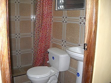 Ba&ntilde;o de la otra habitacion