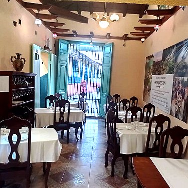 Bar restaurante en planta baja