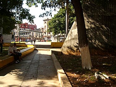 Vista a la plaza desde la puerta del apartamento