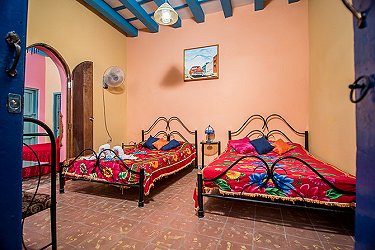 Habitacion con dos camas matrominiales