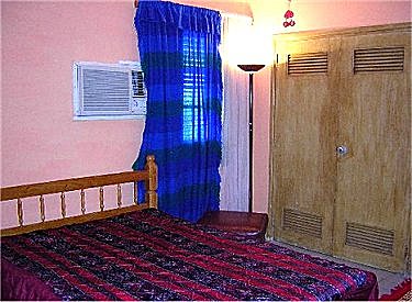 Una de las habitaciones (ambas similares)