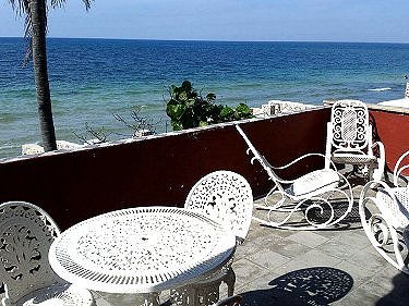 Terraza al lado de la playa