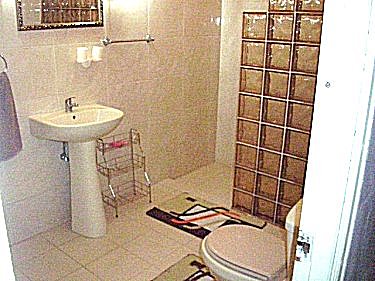 Ba&ntilde;o habitacion 1