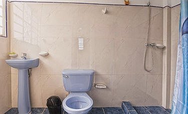 Ba&ntilde;o de la habitacion 2 